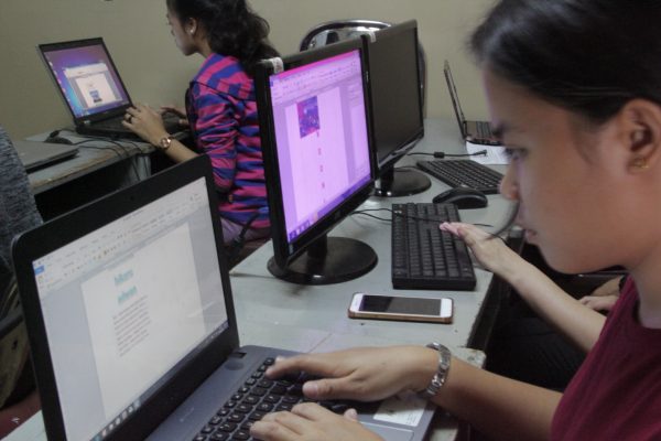 IT Berilmu — seminarians learning computers