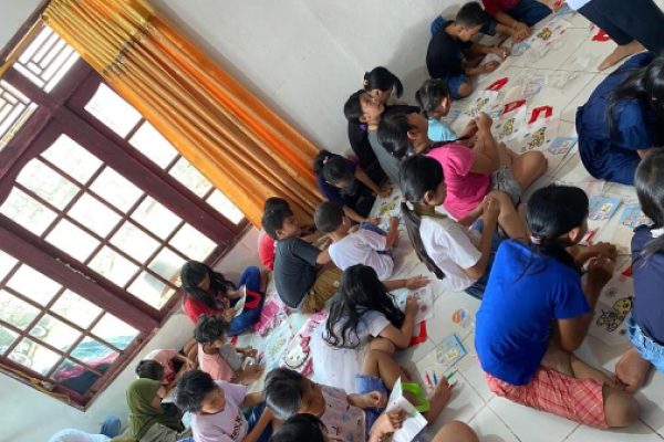 Sabtu Gembira program — after-school education for children in Pontianak, West Kalimantan providing math, English, and other subjects