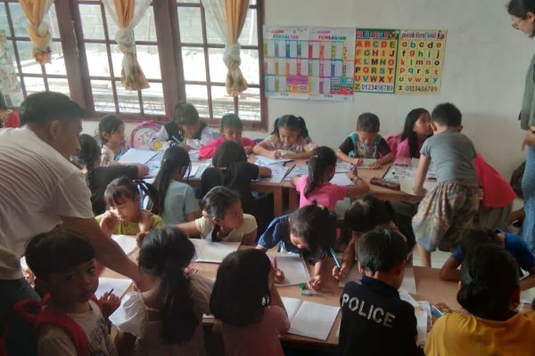 Sabtu Gembira activity — children learning